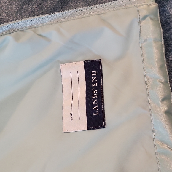 NWOT girls down vest. Size XL - Picture 5 of 6